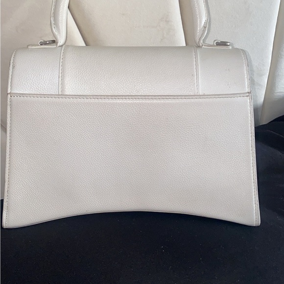 Authentic Balenciaga bag worn multiple times but still in ok condition - Picture 8 of 8